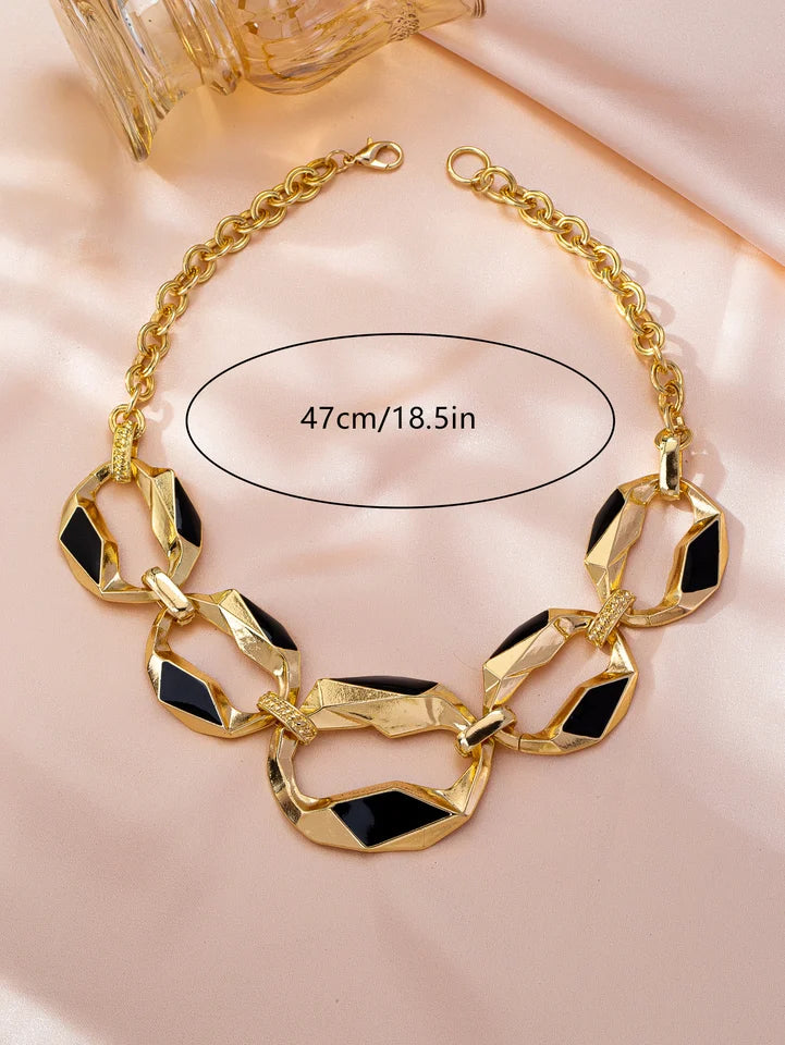 A Charming, Versatile, Exaggerated and High-End Geometric Necklace for Women